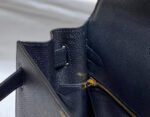 KELLY 28CM IN NOIR EPSOM CALFSKIN GOLD HARDWARE - Image 9