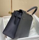 KELLY 28CM IN NOIR EPSOM CALFSKIN GOLD HARDWARE - Image 13