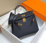 KELLY 28CM IN NOIR EPSOM CALFSKIN GOLD HARDWARE - Image 2