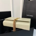 KATE TASSEL 24 CROCODILE PATTERN CALFSKIN WHITE WITH GOLD LOGO - Image 11