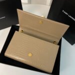 KATE TASSEL 24 CROCODILE PATTERN CALFSKIN BEIGE CREAM WITH GOLD LOGO - Image 3