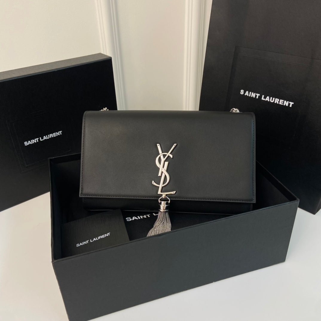 20221017_i1665986907_7098_0_jpg KATE TASSEL 24 BLACK CALFSKIN WITH SILVER LOGO - Image 1