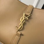 LE 5 À 7 BAG 24 YELLOW CREAM CALFSKIN - Image 15