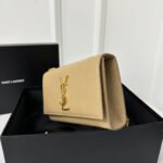 KATE 20 SMALL IN CALFSKIN BEIGE CREAM WITH GOLD LOGO - Image 13