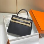 KELLY 28CM IN NOIR EPSOM CALFSKIN SILVER HARDWARE - Image 10