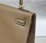 KELLY 25CM IN ETOUPE EPSOM CALFSKIN GOLD HARDWARE - Image 6
