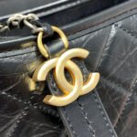 HOBO BAG 25 WITH STRAP IN BLACK CALFSKIN GOLD AND SILVER HARDWARE - Image 5