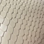 LE 5 À 7 HANDBAG 24 IN SNAKE PATTERN WHITE CALFSKIN - Image 13