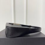 LE 5 À 7 HANDBAG 24 IN SNAKE PATTERN BLACK CALFSKIN - Image 9