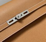 KELLY DEPECHES 34 BRIEFCASE IN GOLD TOGO CALFSKIN SILVER HARDWARE - Image 7