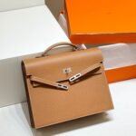 KELLY DEPECHES 34 BRIEFCASE IN GOLD TOGO CALFSKIN SILVER HARDWARE