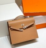KELLY DEPECHES 34 BRIEFCASE IN GOLD TOGO CALFSKIN SILVER HARDWARE - Image 10