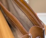 KELLY DEPECHES 34 BRIEFCASE IN GOLD TOGO CALFSKIN SILVER HARDWARE - Image 17