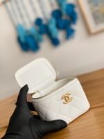 CC MINI 10 VANITY IN WHITE CALFSKIN GOLD HARDWARE - Image 4