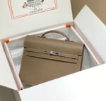 KELLY DEPECHES 34 BRIEFCASE IN ETOUPE TOGO CALFSKIN SILVER HARDWARE - Image 18