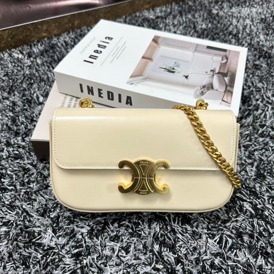 20230324_i1679659753_56_0_jpg TRIPHOME 20 WHITE COWHIDE LEATHER CHAIN STRAP BAG - Image 1