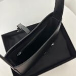 LE 5 À 7 BAG 24 BLACK CALFSKIN WITH SILVER LOGO - Image 8