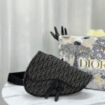 SADDLE 28 BAG IN BLACK OBLIQUE JACQUARD - Image 10