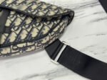 SADDLE 28 BAG IN BEIGE AND BLACK OBLIQUE JACQUARD - Image 8