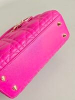 MEDIUM LADY 20 HANDBAG IN HOT PINK LAMBSKIN - Image 14