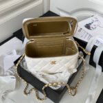 SMALL VANITY CASE 17 IN WHITE CALFSKIN GOLD HARDWARE - Image 12