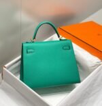 KELLY 25CM IN VERT VERTIGO EPSOM CALFSKIN GOLD HARDWARE - Image 12