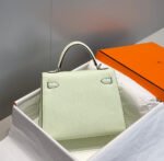 KELLY 25CM IN VERT FIZZ SWIFT CALFSKIN SILVER HARDWARE - Image 17