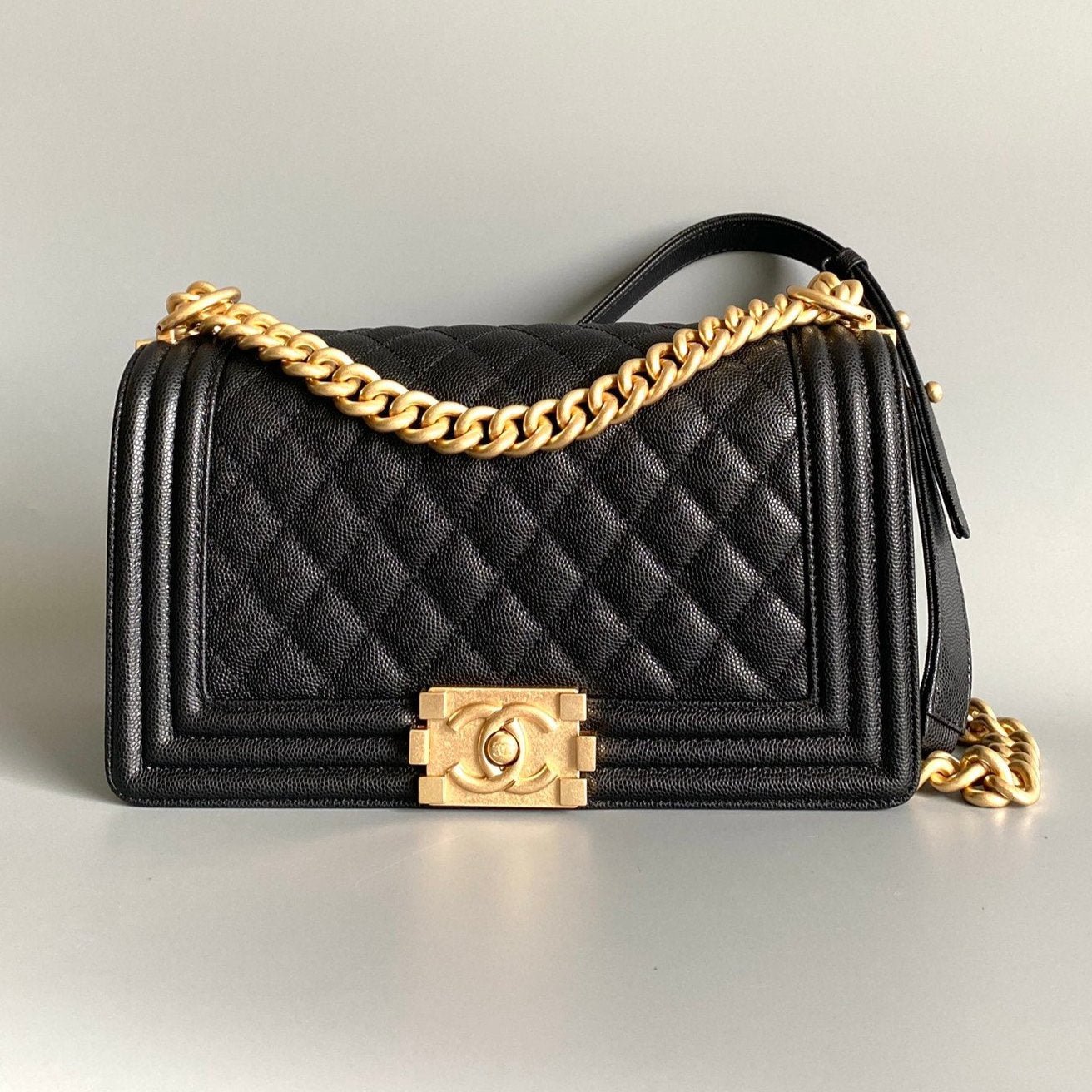 20230812_i1691821236_4764_0_jpg CC MEDIUM 25 BOY BAG IN BLACK LAMBSKIN GOLD HARDWARE - Image 1