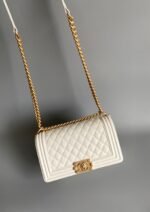 CC MEDIUM 25 BOY BAG IN WHITE LAMBSKIN GOLD HARDWARE - Image 11