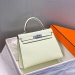 KELLY 28CM IN VERT FIZZ SWIFT CALFSKIN SILVER HARDWARE - Image 10