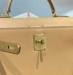 KELLY 28CM IN CHAI EPSOM CALFSKIN GOLD HARDWARE - Image 5
