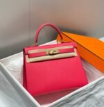 KELLY 28CM IN ROSE TYRIEN SWIFT CALFSKIN GOLD HARDWARE - Image 2