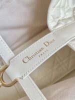TOUJOURS 28 BAG IN MILK WHITE LAMBSKIN - Image 9