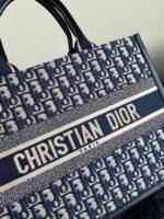 MEDIUM BOOK TOTE 36 BLUE OBLIQUE EMBROIDERY - Image 5