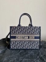 MEDIUM BOOK TOTE 36 BLUE OBLIQUE EMBROIDERY - Image 11