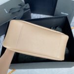 LE 5 À 7 SMALL SUPPLE 23 IN BEIGE LAMBSKIN GOLD BUCKLE - Image 17