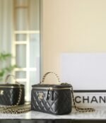 CHANEL 25S VANITY BAG 17 CM IN BLACK LAMBSKIN WITH PEARL STRAP - Image 12