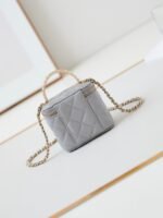 CHANEL 25S MINI VANITY BAG 11 CM IN GREY LAMBSKIN WITH CRYSTAL-EMBELLISHED CC LOGO - Image 4