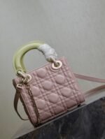 MINI LADY BAG 17 IN BABY PINK QUILTED MACROCANNAGE CALFSKIN SWAMP YELLOW STRAP - Image 3