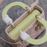 MEDIUM LADY BAG 20 IN BABY PINK QUILTED MACROCANNAGE CALFSKIN SWAMP YELLOW STRAP - Image 14