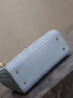 MEDIUM LADY BAG 20 IN BABY BLUE QUILTED MACROCANNAGE CALFSKIN GREEN STRAP - Image 13