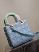 MEDIUM LADY BAG 20 IN BABY BLUE QUILTED MACROCANNAGE CALFSKIN GREEN STRAP - Image 5