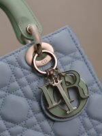 MEDIUM LADY BAG 20 IN BABY BLUE QUILTED MACROCANNAGE CALFSKIN GREEN STRAP - Image 16