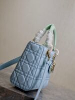 MEDIUM LADY BAG 20 IN BABY BLUE QUILTED MACROCANNAGE CALFSKIN GREEN STRAP - Image 8