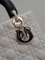 MEDIUM LADY BAG 24 IN WHITE QUILTED MACROCANNAGE CALFSKIN BLACK STRAP - Image 3