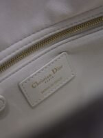 MEDIUM LADY BAG 24 IN WHITE QUILTED MACROCANNAGE CALFSKIN BLACK STRAP - Image 5