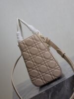 MEDIUM LADY BAG 24 IN POWDER BEIGE QUILTED MACROCANNAGE CALFSKIN METAL CHARM - Image 14