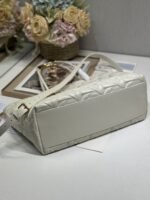 LARGE 41 TOUJOURS BAG IN WHITE MACROCANNAGE LAMBSKIN - Image 17