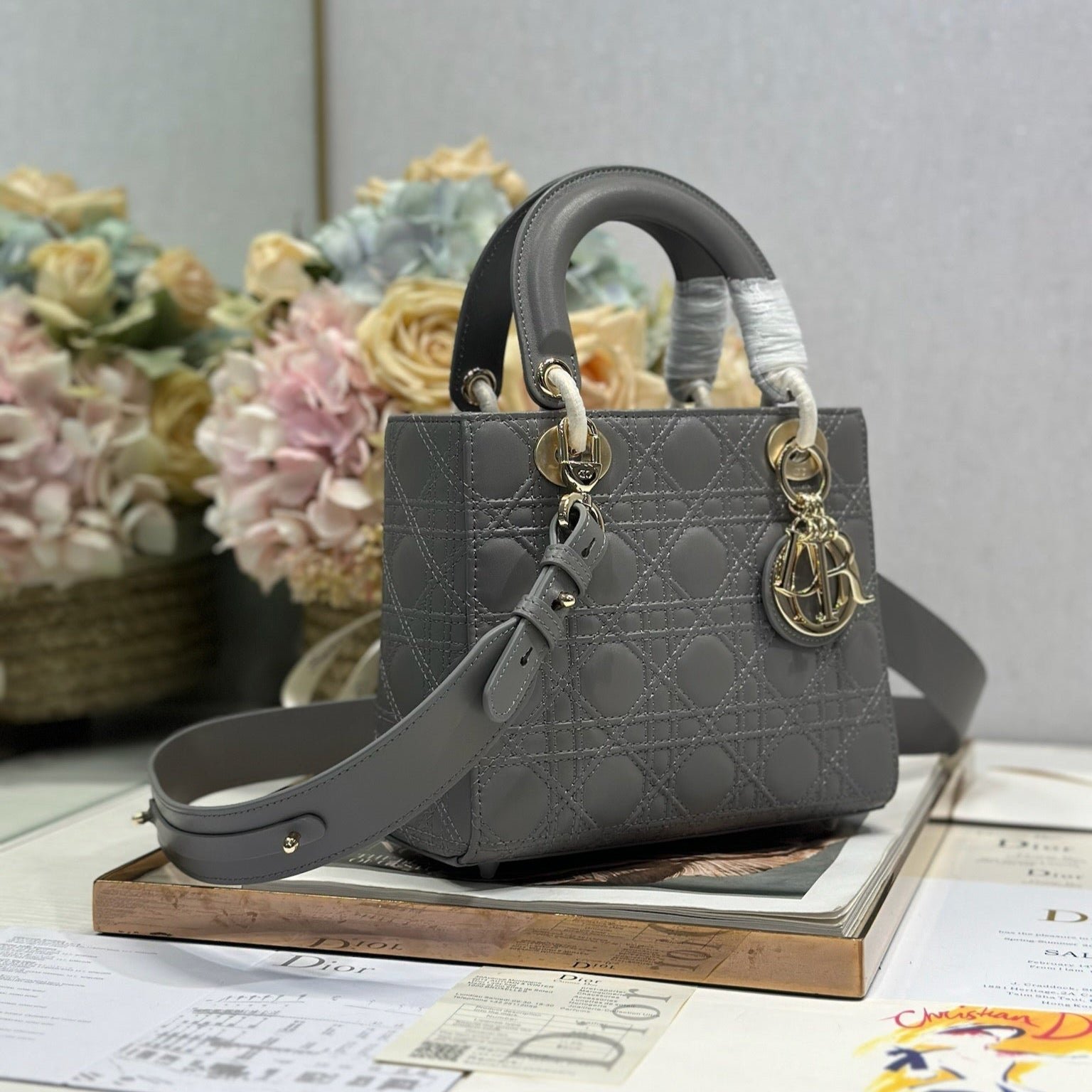 20241229_i1735477998_7844_1_jpg_129d70d6-65a4-47ee-8474-43fd39156648 LADY SMALL BAG 20 IN GREY MACROCANNAGE LAMBSKIN GOLD HARDWARE - Image 1