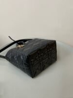 MEDIUM TOUJOURS BUCKET BAG 22 IN BLACK CANNAGE CALFSKIN - Image 4